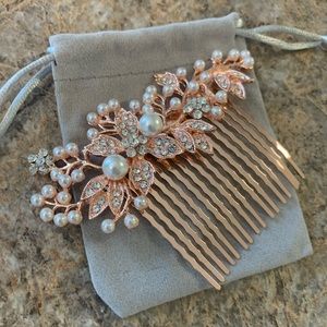 Hair comb really pretty for a date night or a cruise or a wedding never worn